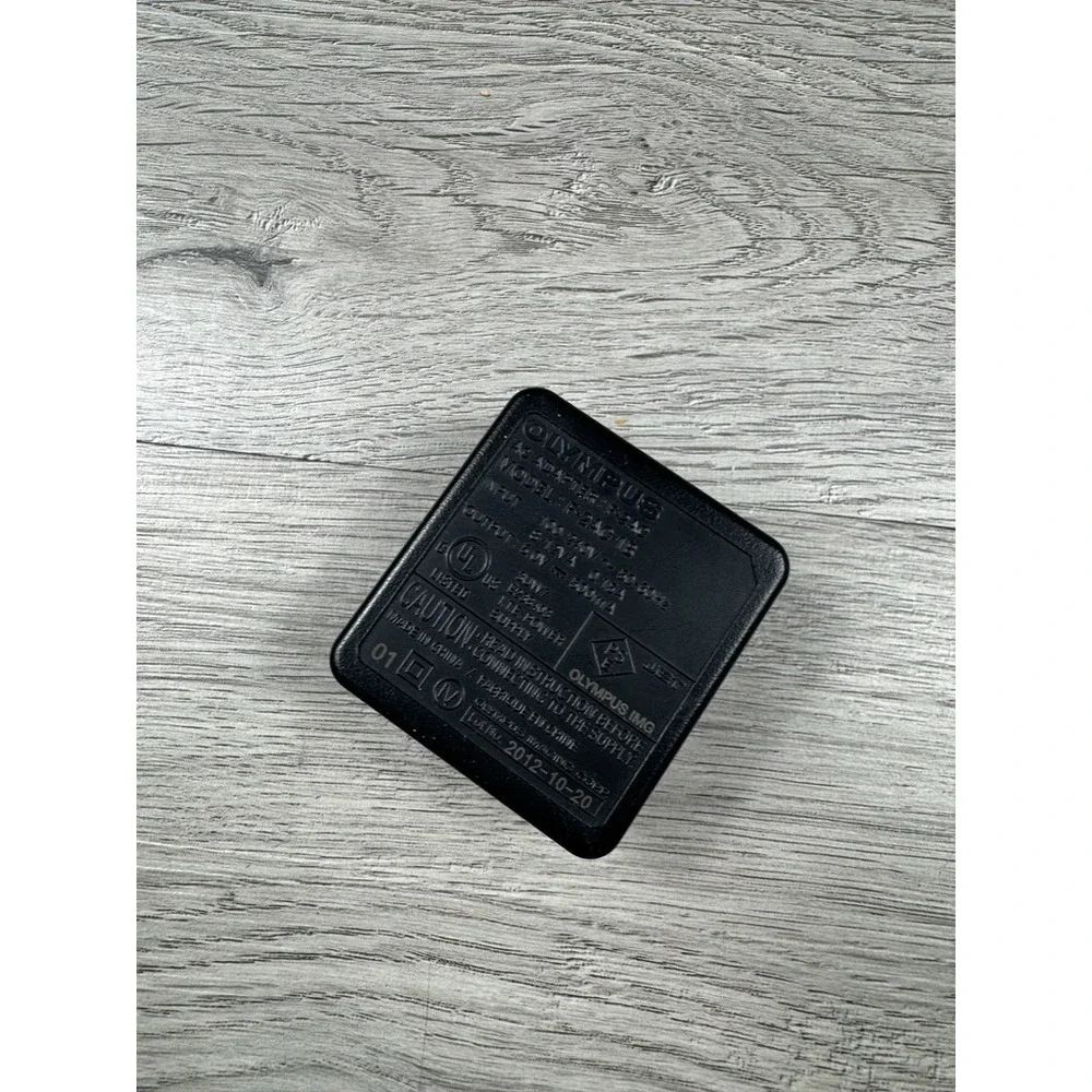 Genuine Olympus AC Adapter F2AC F-2AC-1B Charger for TG820 TG8010 TG6020
